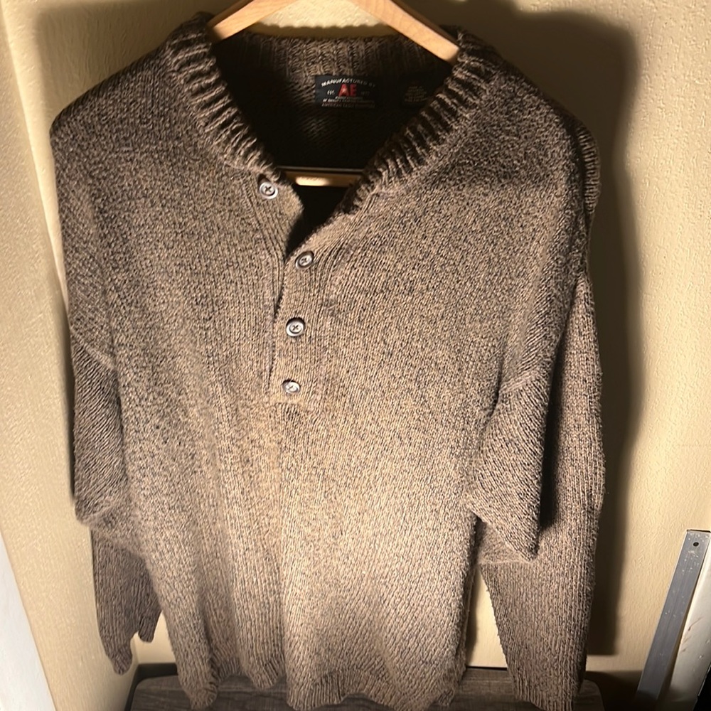 American Eagle Outfitter Men’s Half Button Pullover Sweater Color Green-Brown